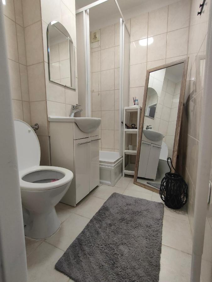 Apartament Szmaragdowy Centrum Apartment Warsaw Exterior photo